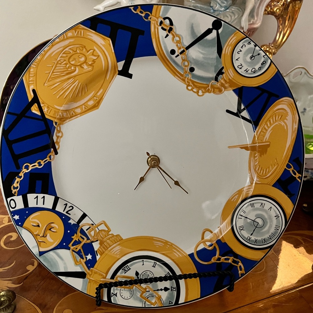 Elegant Gold and Blue Wall Clock plate